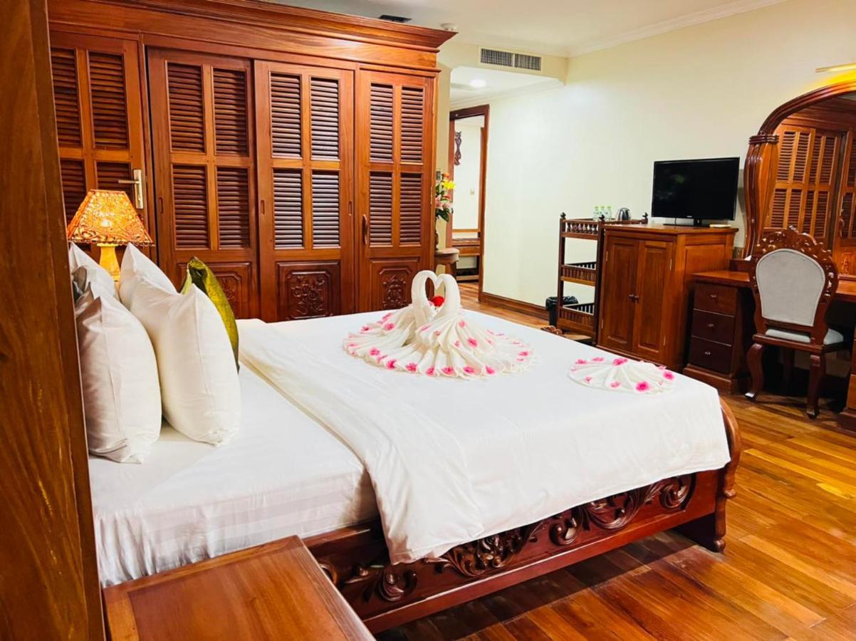 Hotel Dragon Royal Angkor Siem Reap Esterno foto