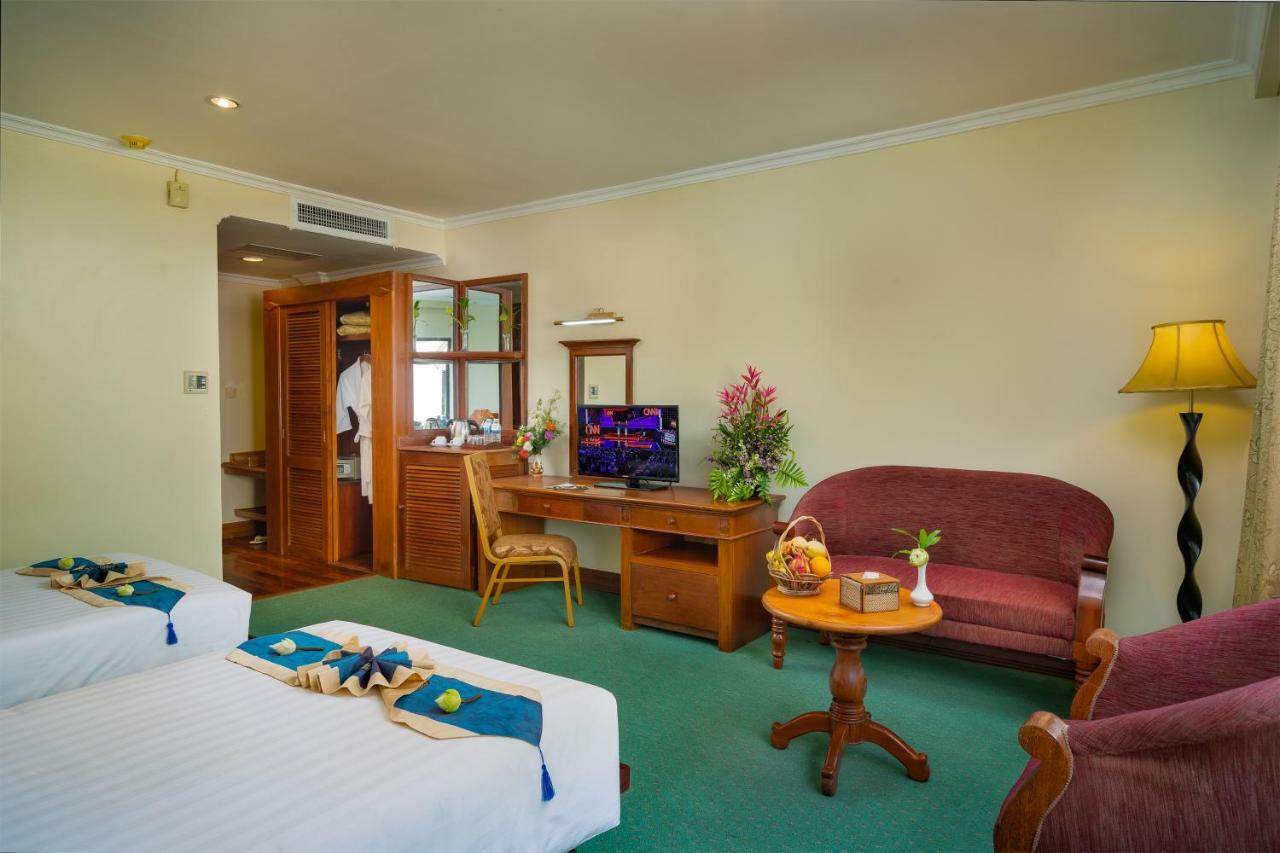 Hotel Dragon Royal Angkor Siem Reap Esterno foto