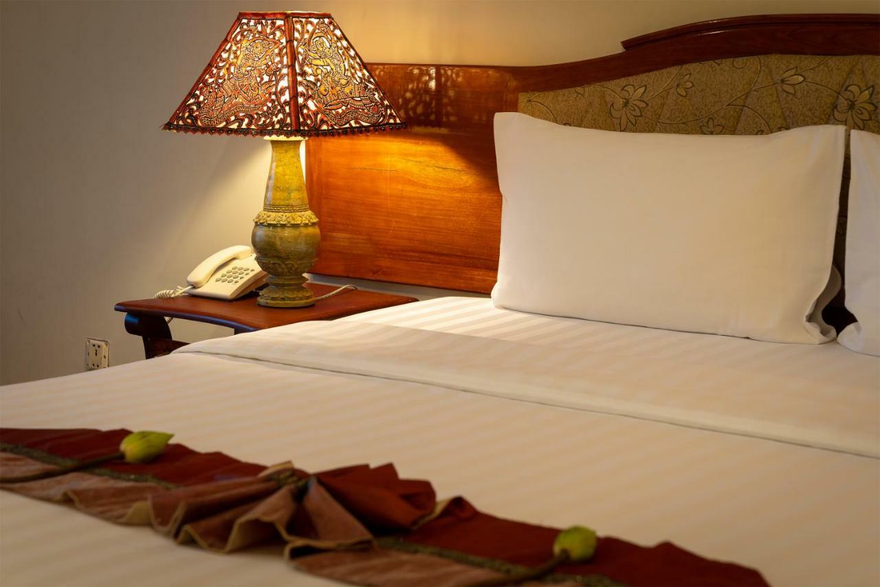 Hotel Dragon Royal Angkor Siem Reap Esterno foto