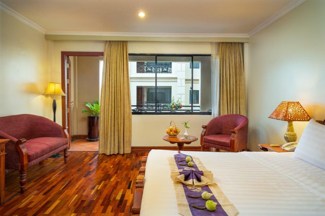 Hotel Dragon Royal Angkor Siem Reap Esterno foto