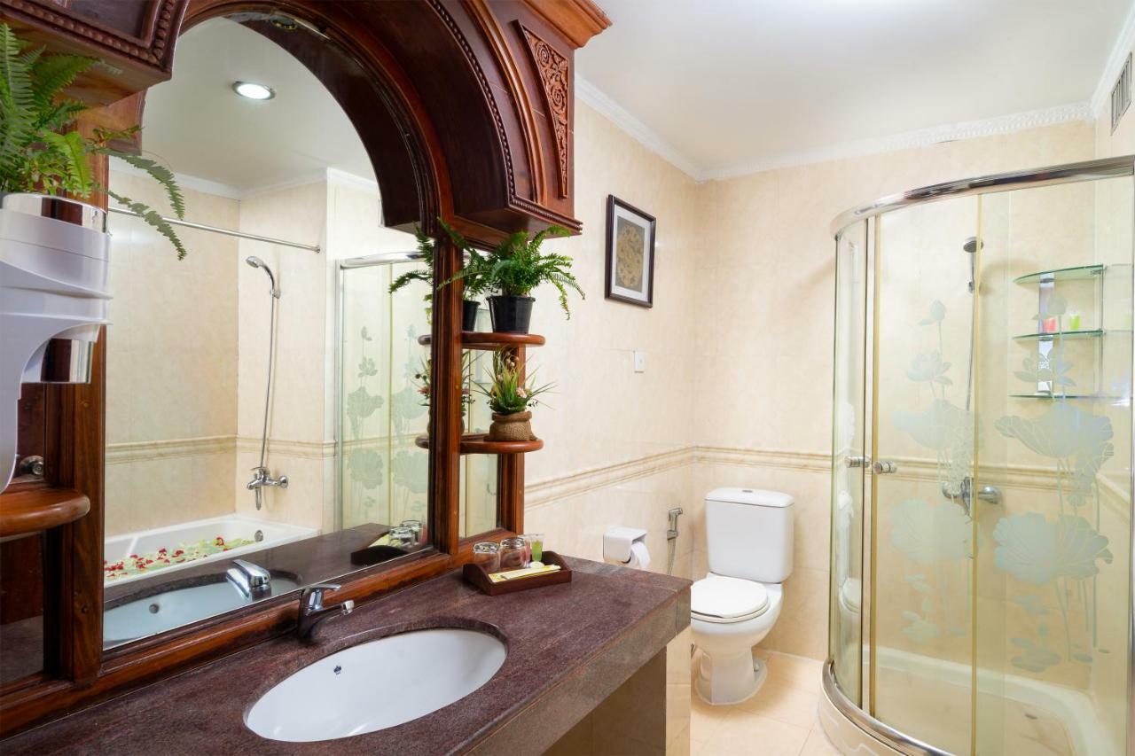 Hotel Dragon Royal Angkor Siem Reap Esterno foto