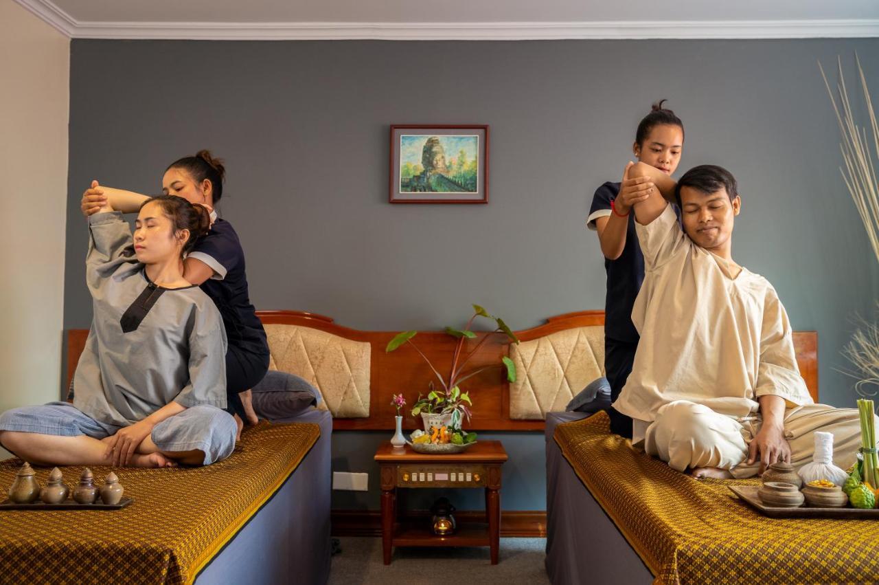 Hotel Dragon Royal Angkor Siem Reap Esterno foto